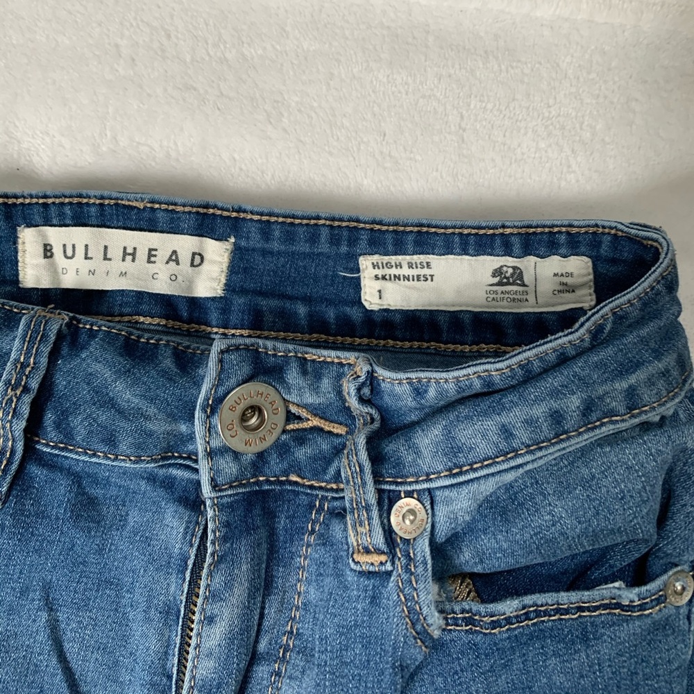 Bullhead Jeans - Picture 3 of 5
